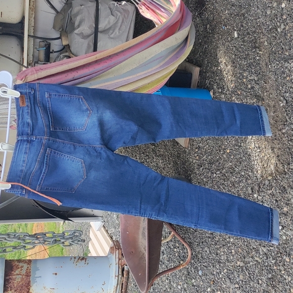 Cute pair of moto-style jeans by... - Picture 2 of 3